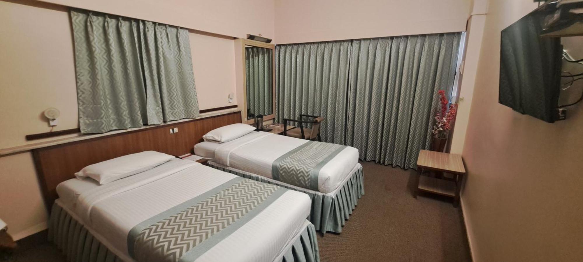 Hotel Swaroop Пуне Екстер'єр фото