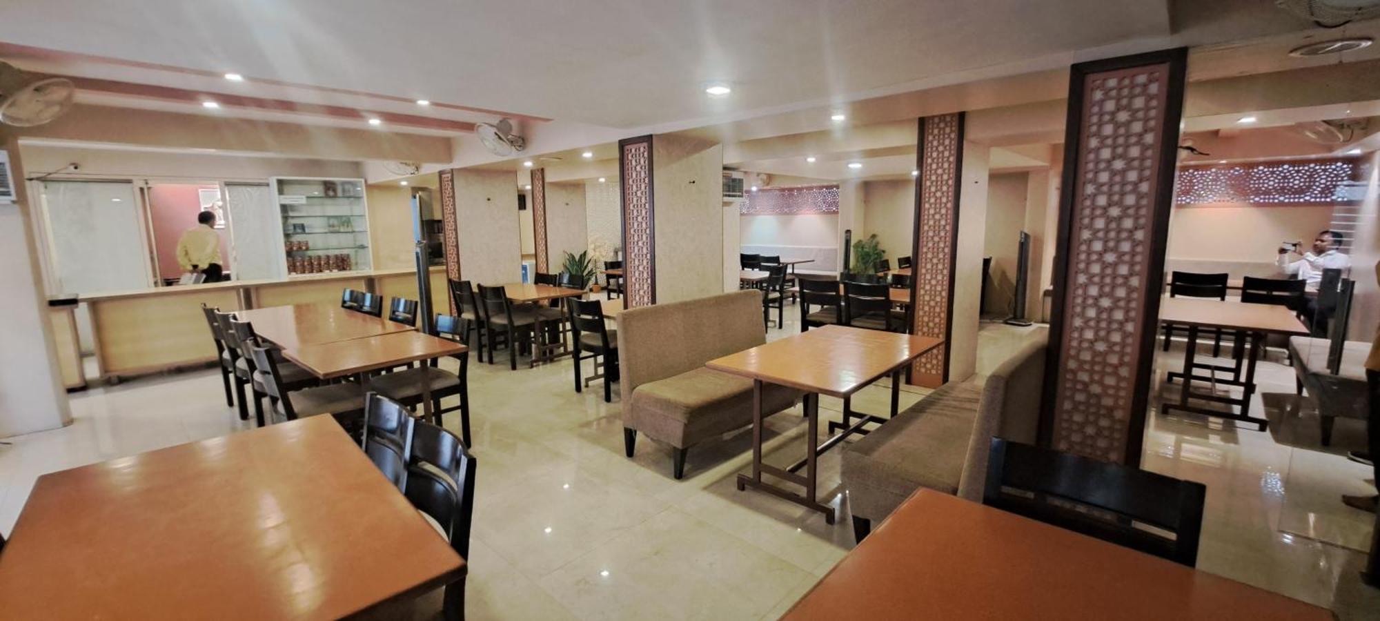 Hotel Swaroop Пуне Екстер'єр фото