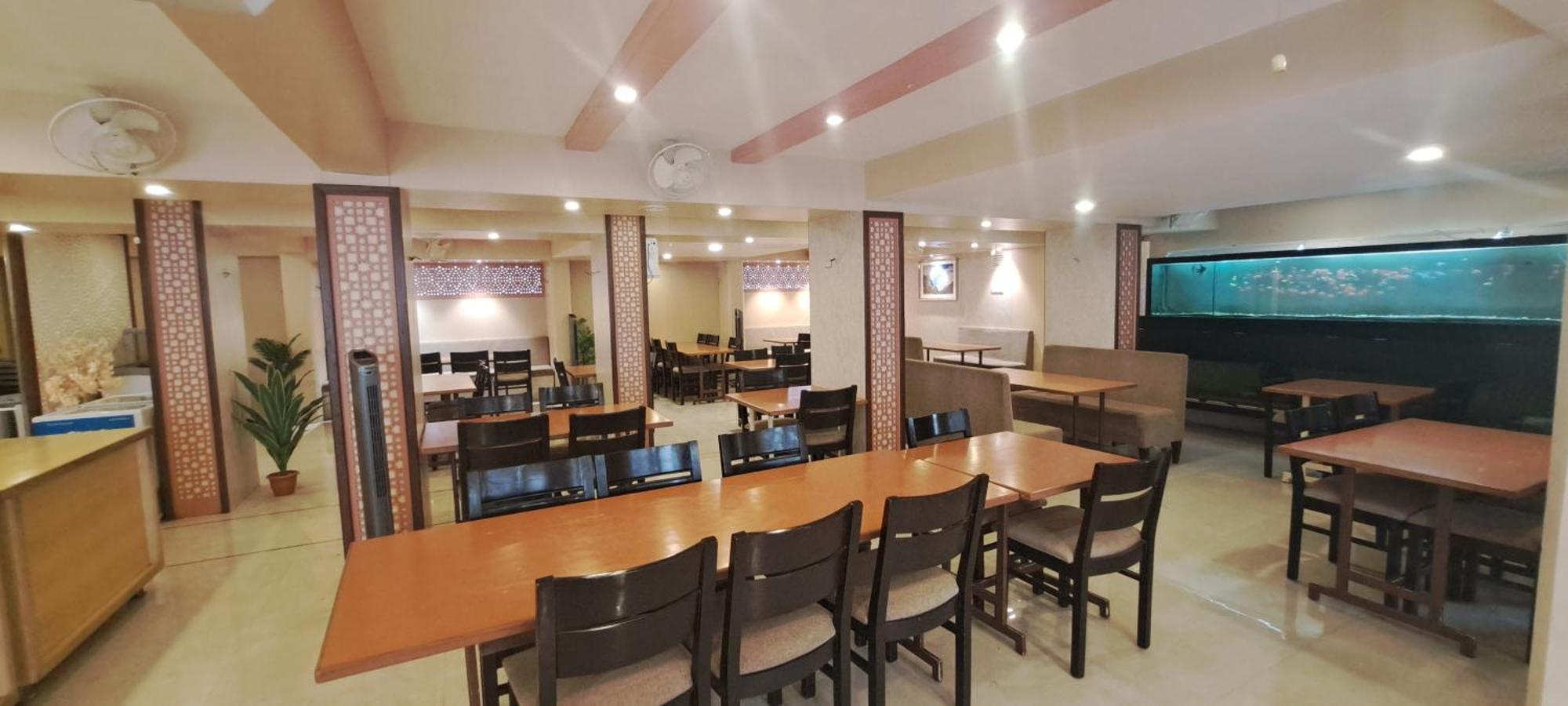 Hotel Swaroop Пуне Екстер'єр фото