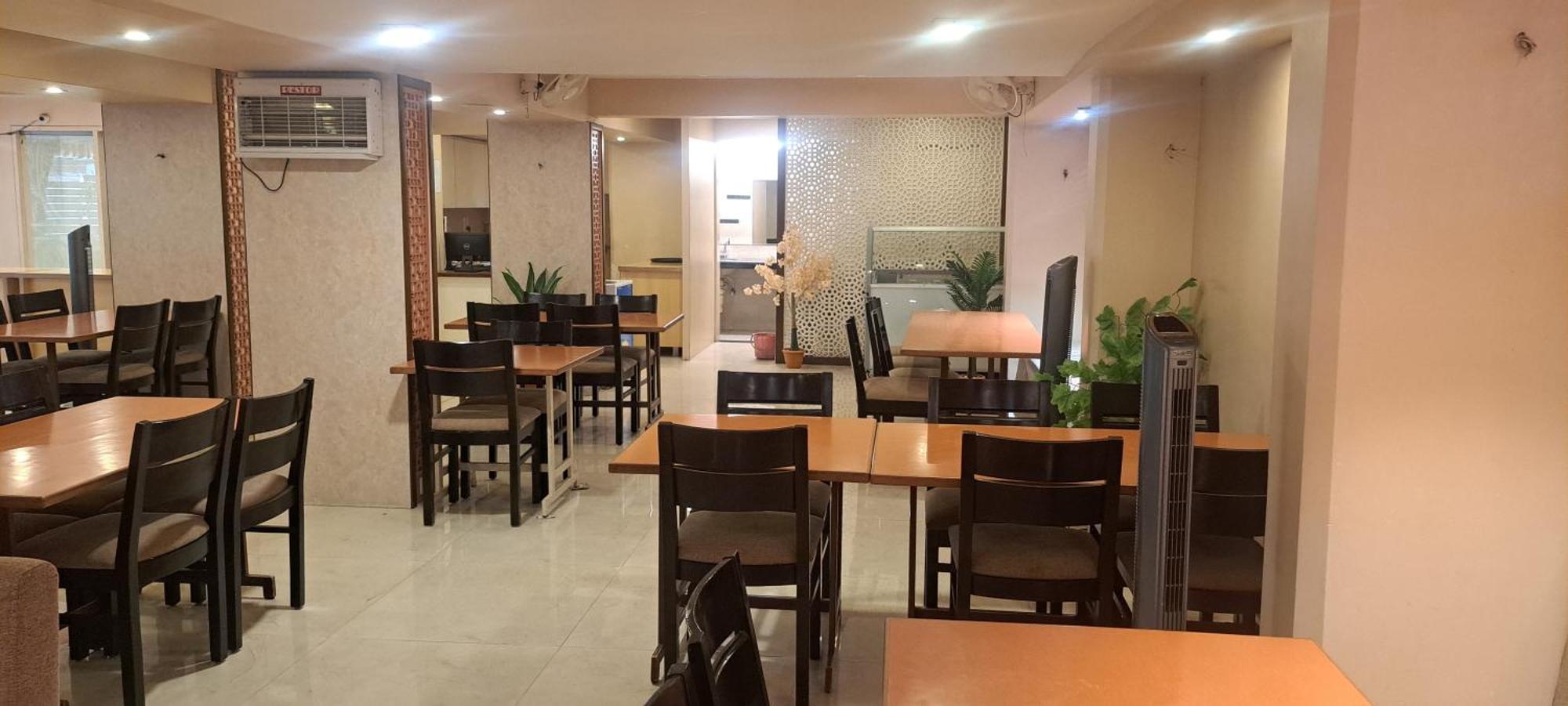 Hotel Swaroop Пуне Екстер'єр фото