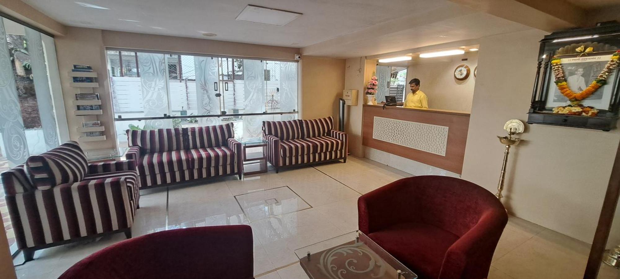 Hotel Swaroop Пуне Екстер'єр фото