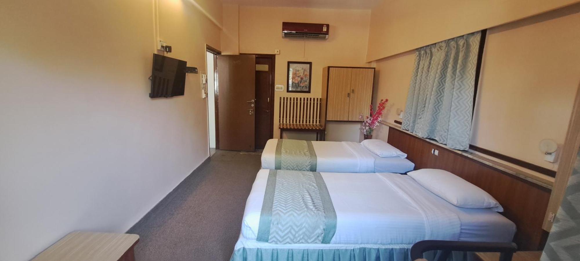Hotel Swaroop Пуне Екстер'єр фото