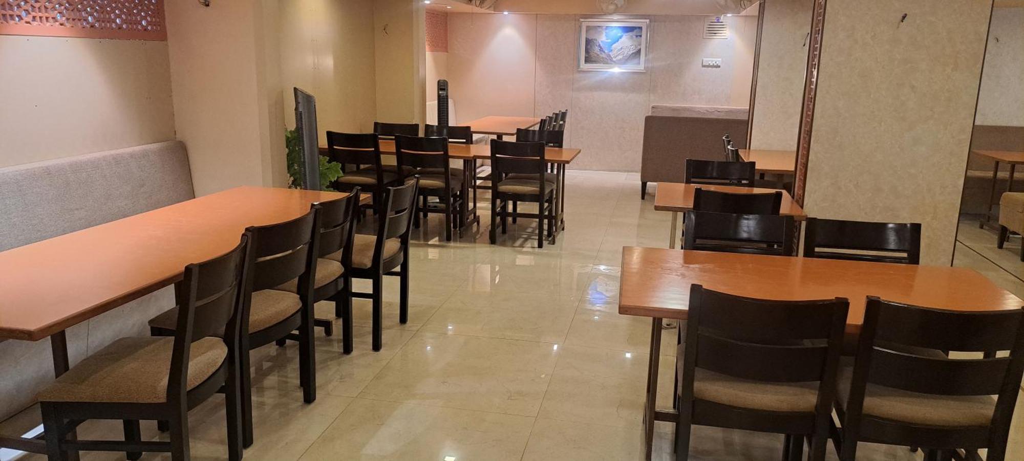 Hotel Swaroop Пуне Екстер'єр фото