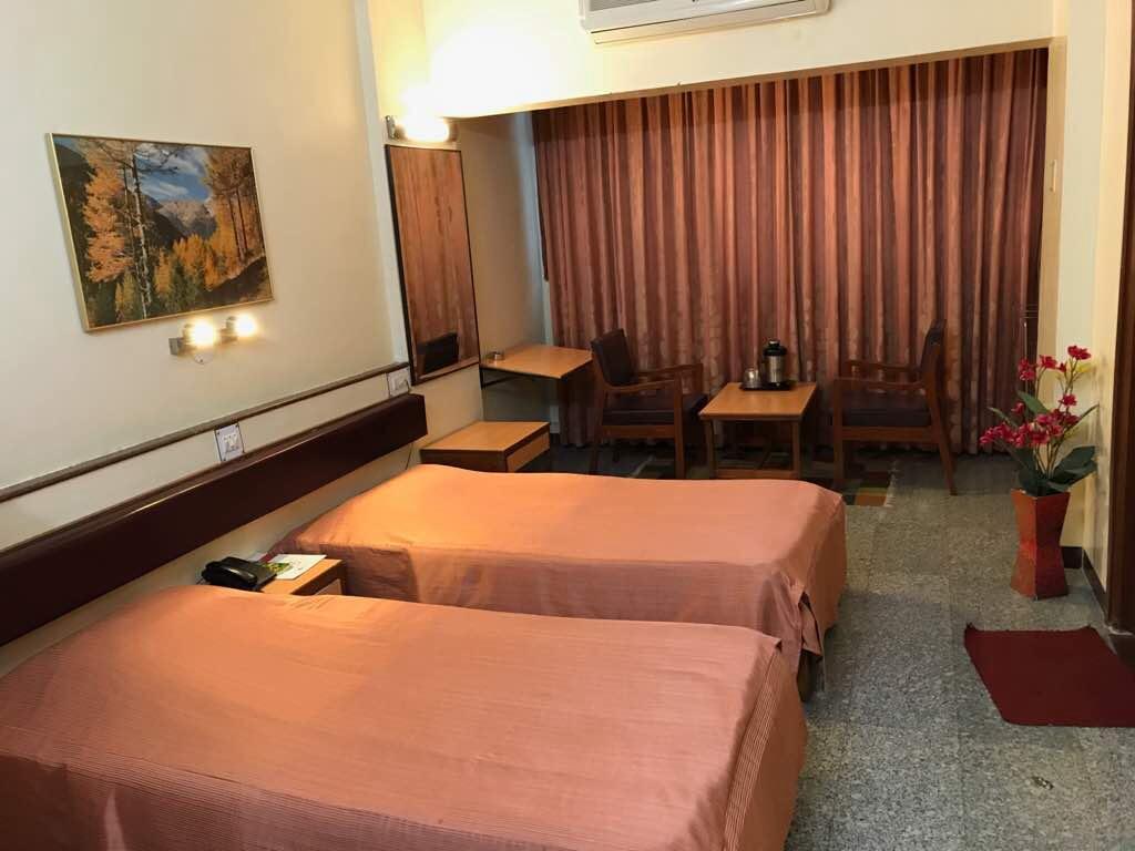 Hotel Swaroop Пуне Екстер'єр фото